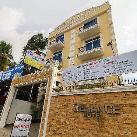 קולומבו Oyo 126 Reliance Hotel מראה חיצוני תמונה