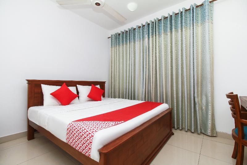 קולומבו Oyo 126 Reliance Hotel מראה חיצוני תמונה